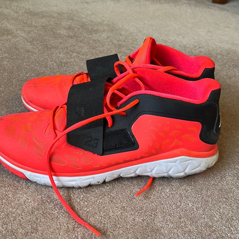 JORDAN FLIGHT Mens size 11 shoes
